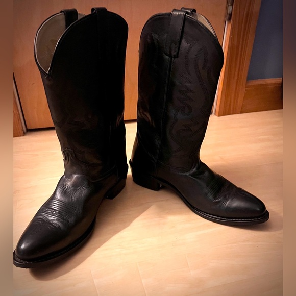 Men’s Leather Boots - Picture 2 of 5
